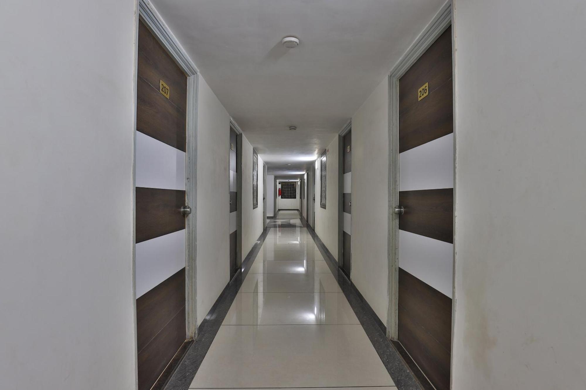 Collection O Panchsheel Hotel Вадодара Екстериор снимка