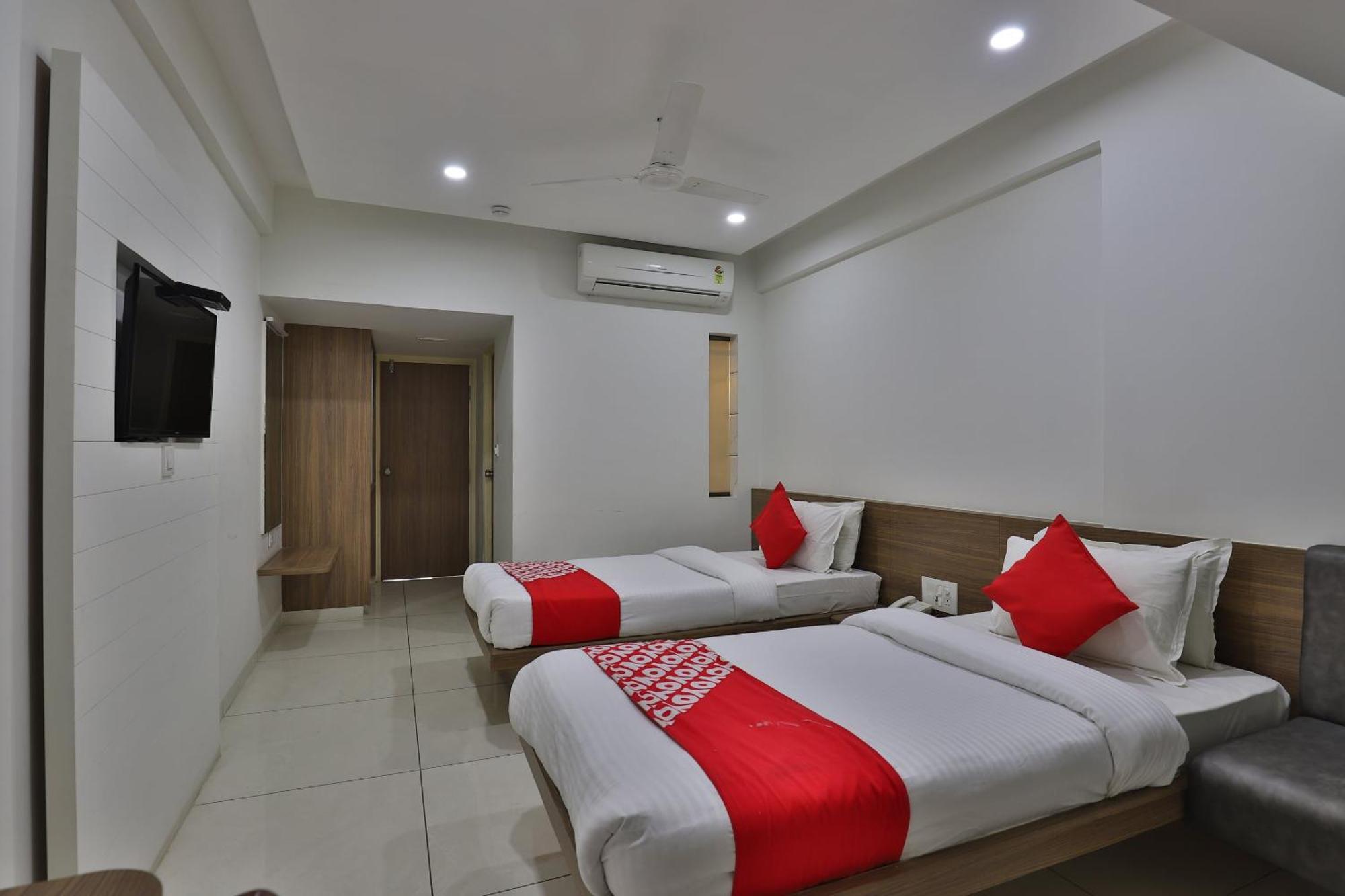 Collection O Panchsheel Hotel Вадодара Екстериор снимка